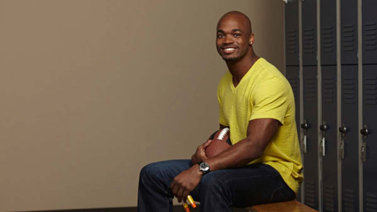 Adrian Peterson's longevity aided by demanding personal trainer – Twin  Cities