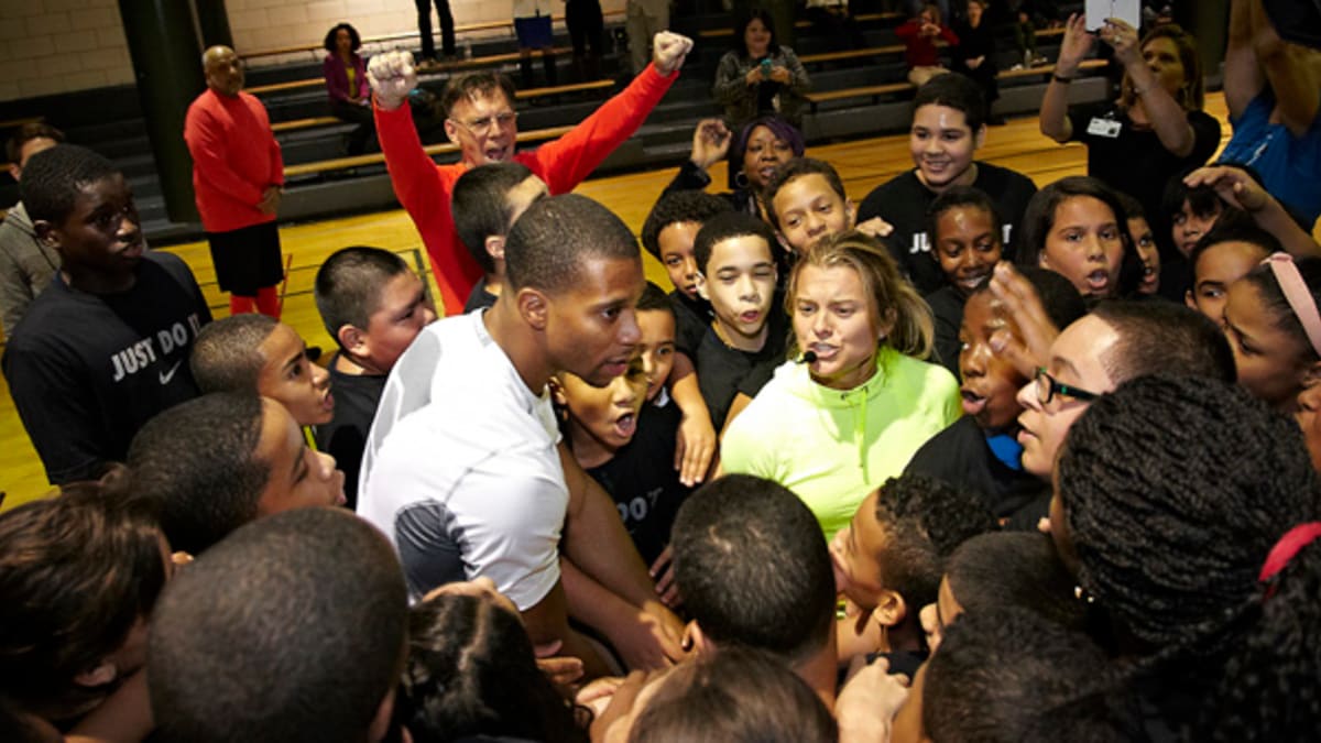 NY Giants Victor Cruz Honors His Firefighter Father at Boys