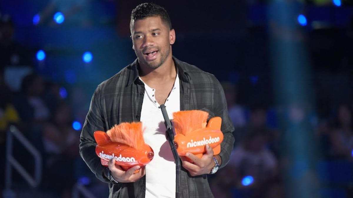 NFL Quarterback Russell Wilson Returns to Host Kids' Choice Sports Awards  2016 – The Hollywood Reporter