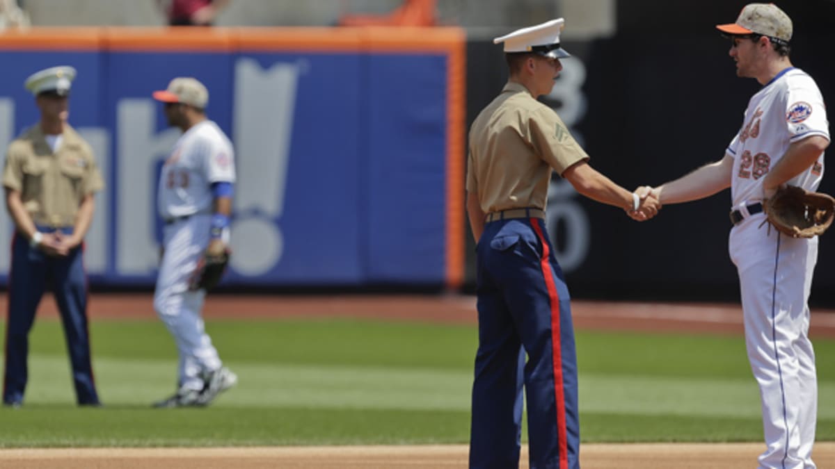 Mets, Curtis Granderson Honor Troops on Memorial Day - SI Kids: Sports News  for Kids, Kids Games and More