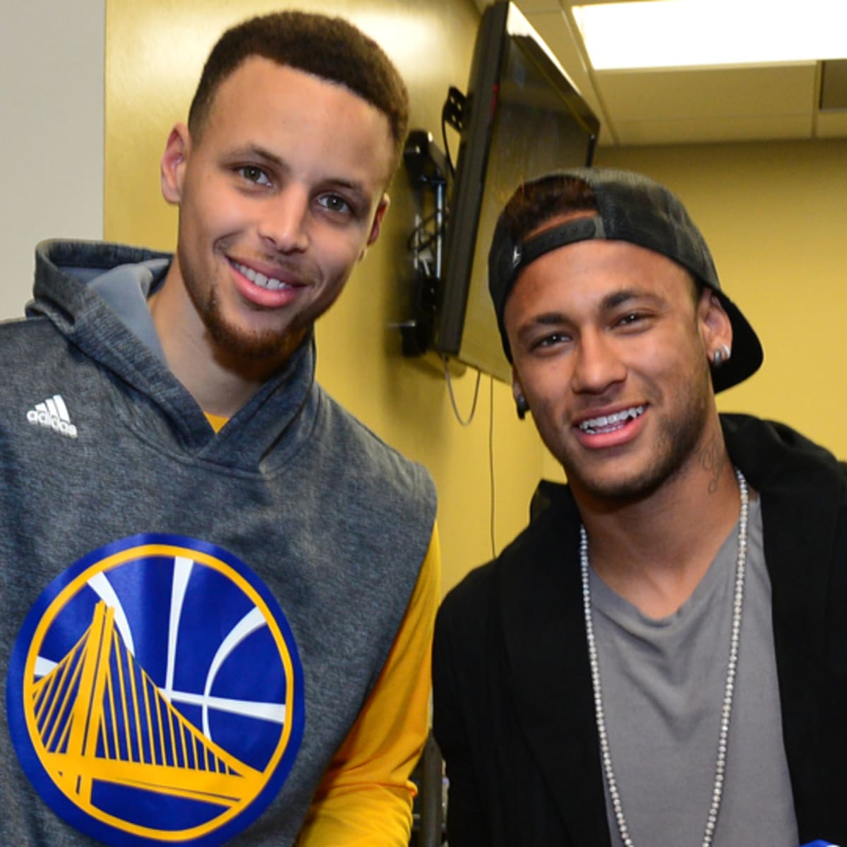 Steph Curry and Lionel Messi complete first half of jersey swap