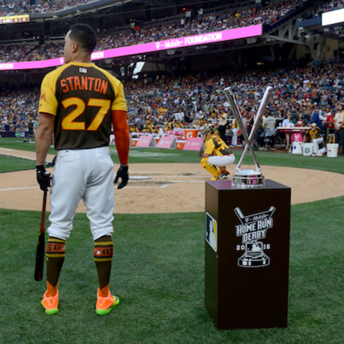 Giancarlo Stanton wins Home Run Derby, beats defending champ Todd Frazier  in final