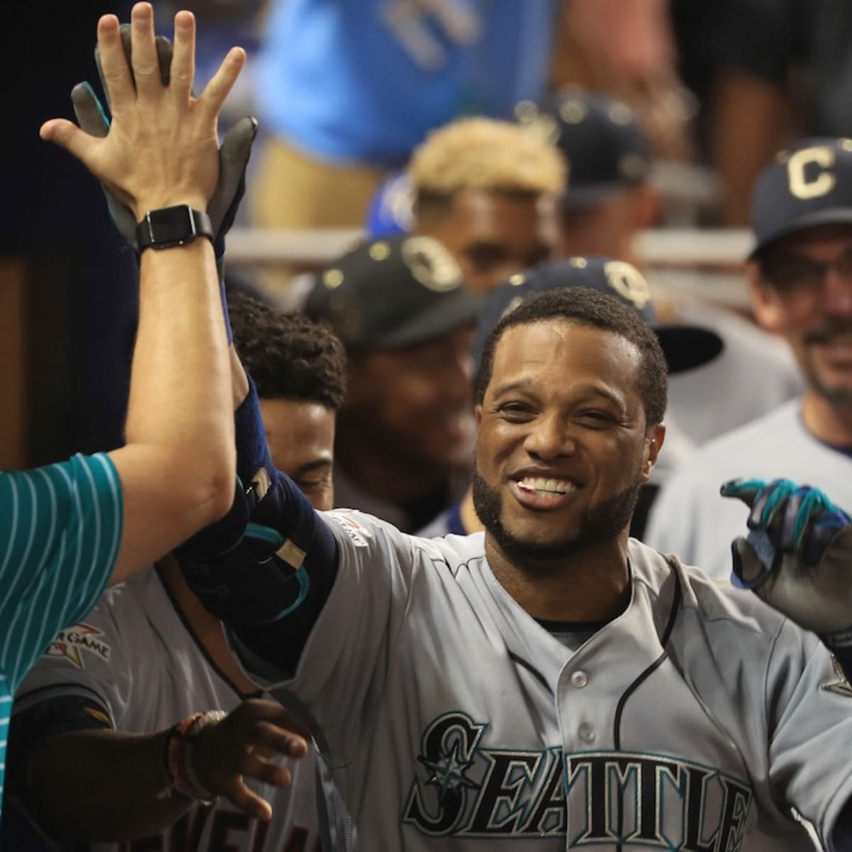 Mariners' Robinson Cano named All-Star MVP with 10th inning homer
