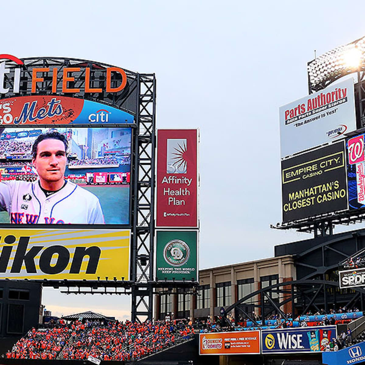 Daniel Murphy Visits Mets and Gets Ring and Video Tribute to Go - The New  York Times