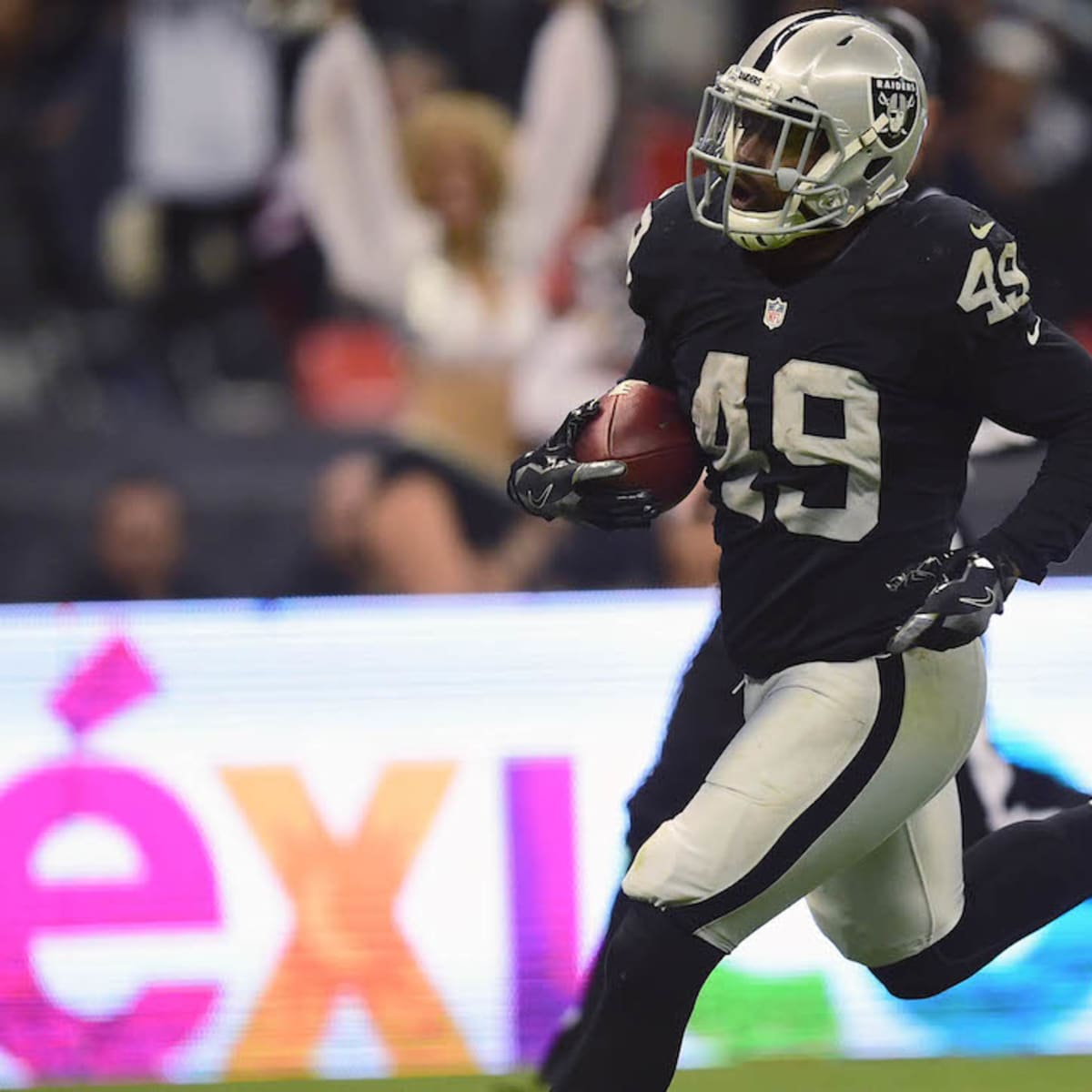 Raiders Beat Texans, 27-20, In Monday Night NFL Game In Mexico