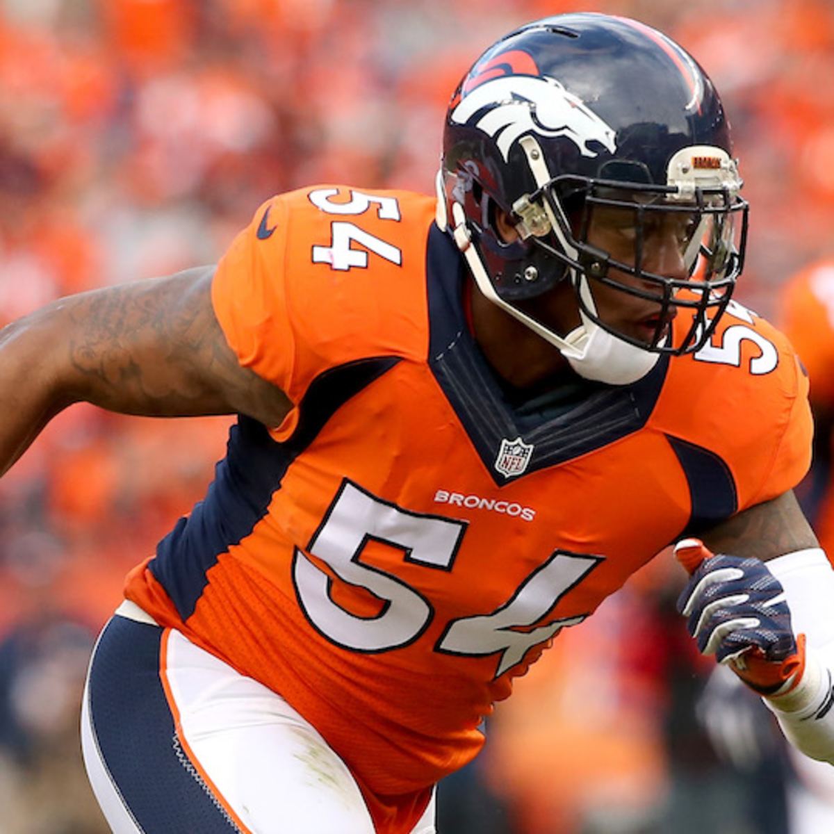 Broncos sign linebacker Brandon Marshall to 4-year extension