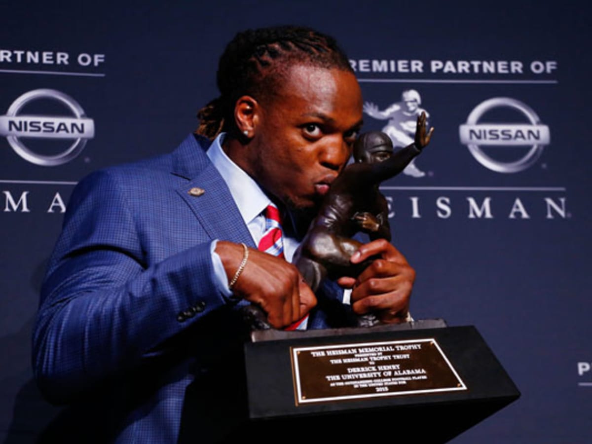 Alabama's Derrick Henry wins Maxwell Award, honoring the player of the year  - Los Angeles Times