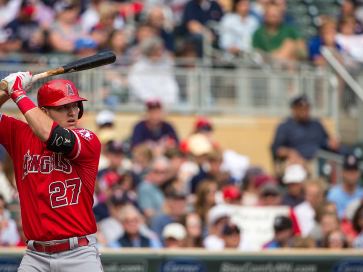 Mike Trout robs Bryce Harper with diving catch, makes 80-grade