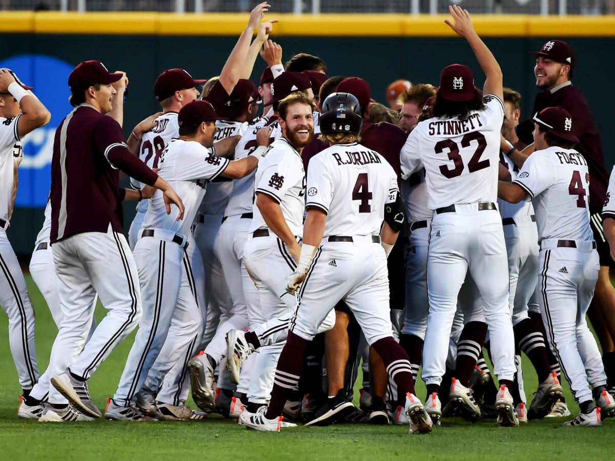 College World Series: Texas Beats Virginia 6-2