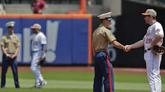 Mets, Curtis Granderson Honor Troops on Memorial Day