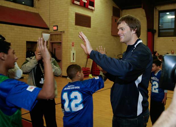 Tom Brady Plays Flag Football - SI Kids: Sports News for Kids, Kids Games  and More