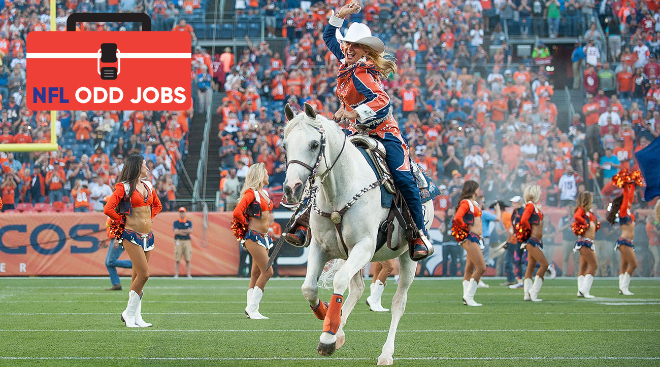 Broncos mascot Thunder III brings its own team on Sundays - SI Kids: Sports News for Kids, Kids ...